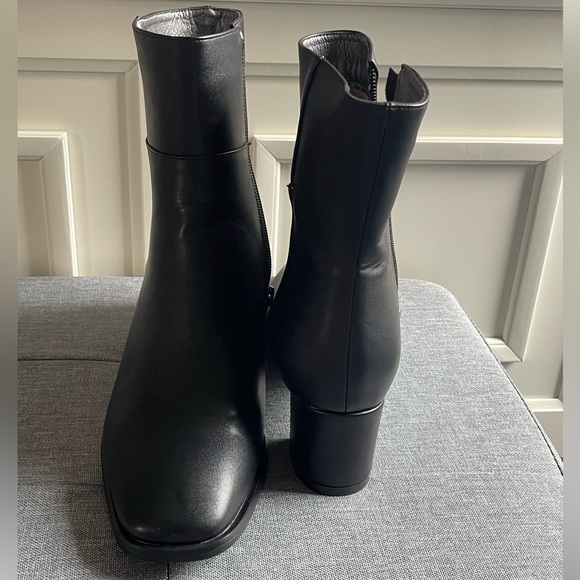 Black ankle booties size 10 - Picture 3 of 4